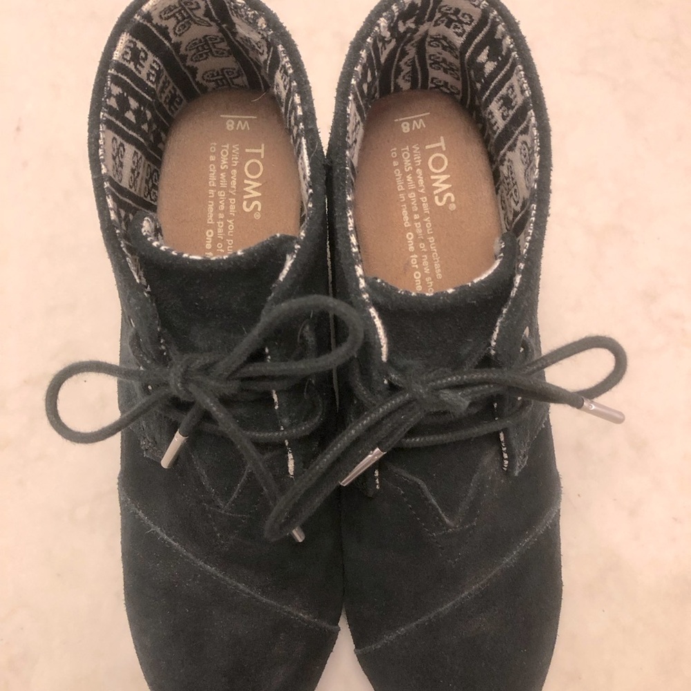 👢TOM’S Women’s 8W Black Suede “Desert Wedge” Boot EUC - Picture 4 of 5